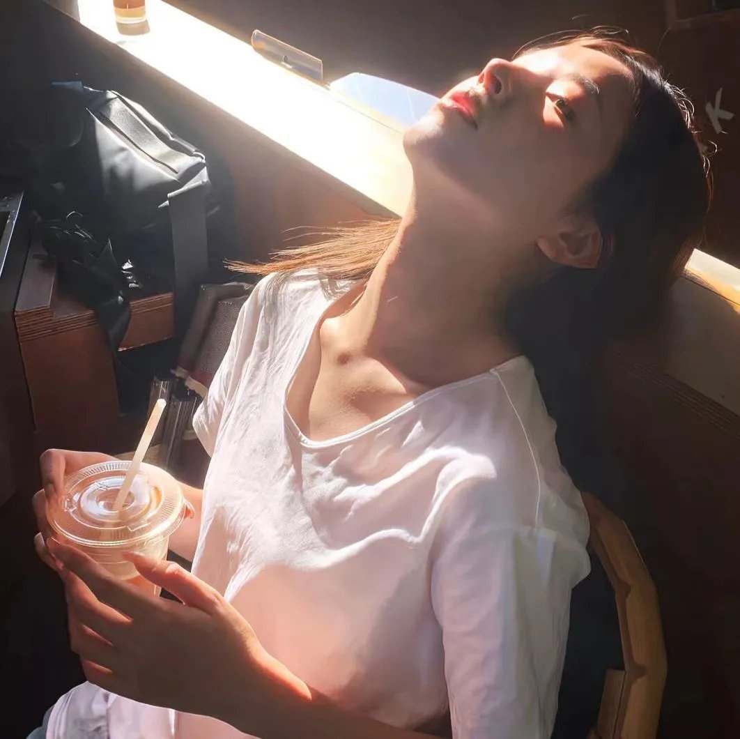 一个用英明撑起的国家